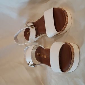 Unisa White Leather Sandals Buckle Ankle Strap One Single Strap Shoe Size 6M